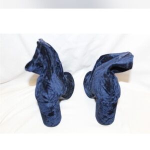 Super cute dark blue velvet booties.